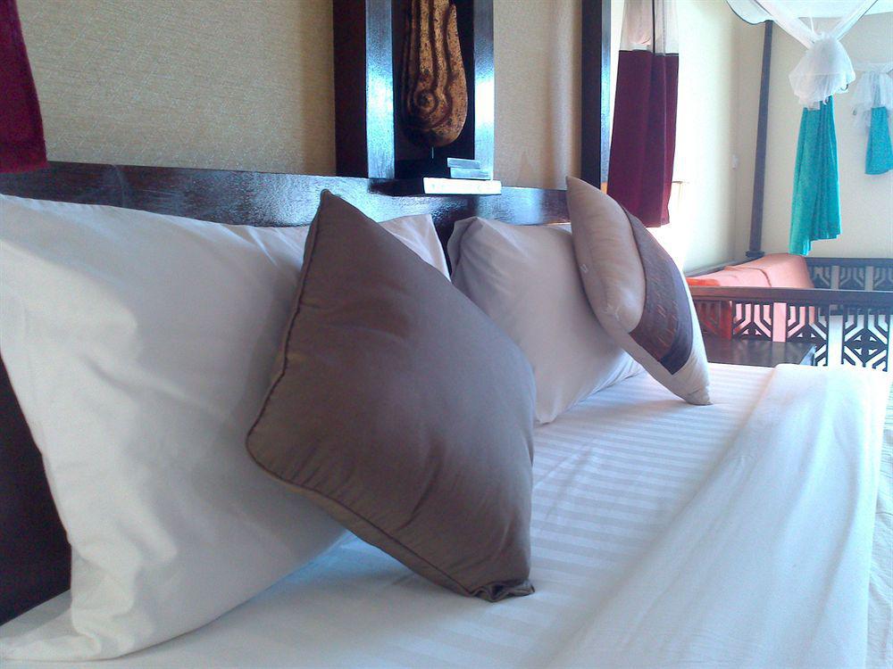 Oyo 255 The Ocean Hotel Patong Exterior foto